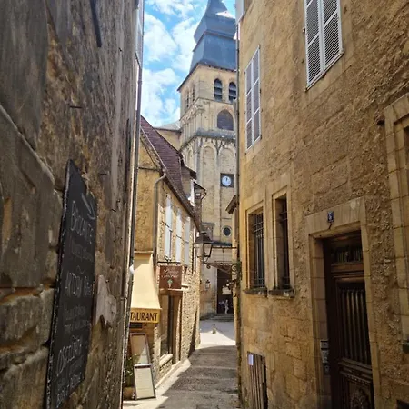 La Maison De Lily Au Coeur De La Cite Medievale Holiday home Sarlat-la-Caneda
